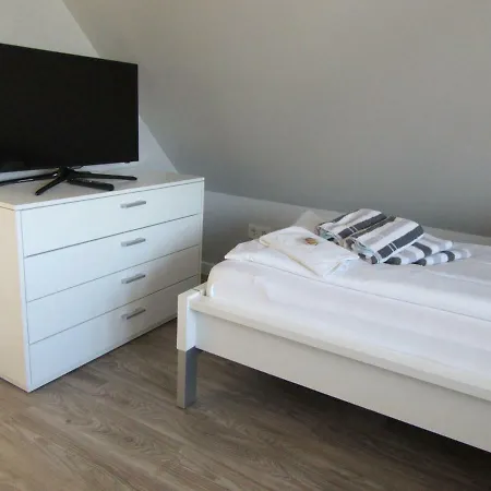 Strandnah-Gelegen-Waldwinkel-3-Mit-Balkon Westerland